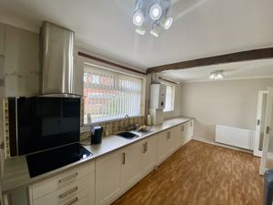 Family Kitchen- click for photo gallery